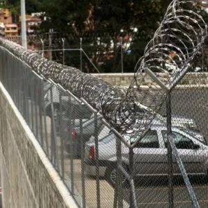 alambre de púas vs concertina comparación seguridad cerramiento Colombia